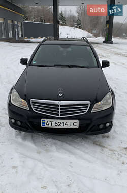 Універсал Mercedes-Benz C-Class 2011 в Чернівцях