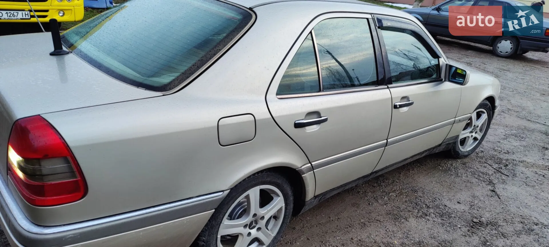 Mercedes-Benz C-Class 1995 VIN WDB2020181F052248 фото оголошення 3 з 7