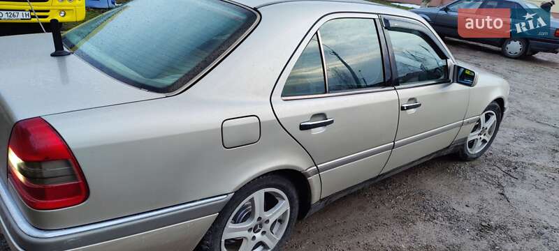 Седан Mercedes-Benz C-Class 1995 в Берегово
