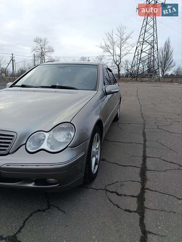 Mercedes-Benz C-Class 2003