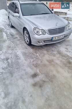 Універсал Mercedes-Benz C-Class 2004 в Ромнах