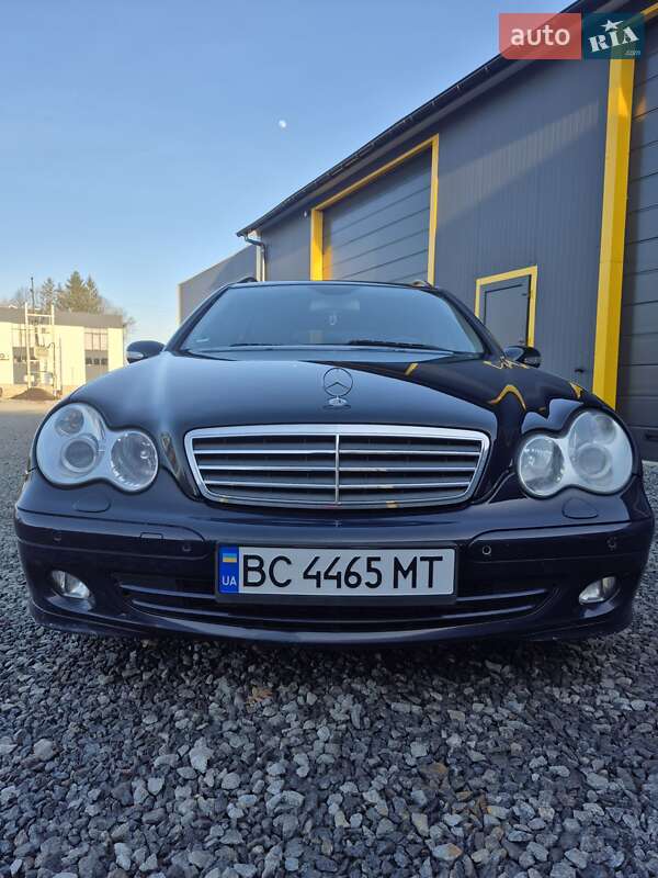 Mercedes-Benz C-Class 2005