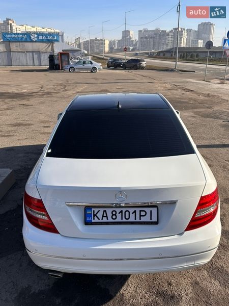 Седан Mercedes-Benz C-Class 2011 в Киеве