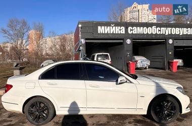Седан Mercedes-Benz C-Class 2011 в Киеве