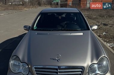 Седан Mercedes-Benz C-Class 2004 в Киеве