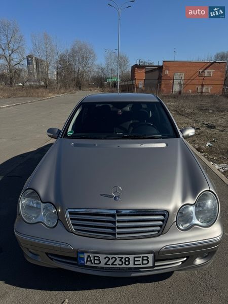 Mercedes-Benz C-Class 2004 Mercedes-Benz C-Class 2004