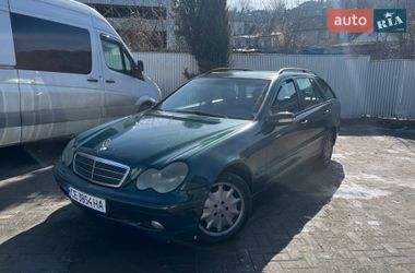 Універсал Mercedes-Benz C-Class 2001 в Чернівцях
