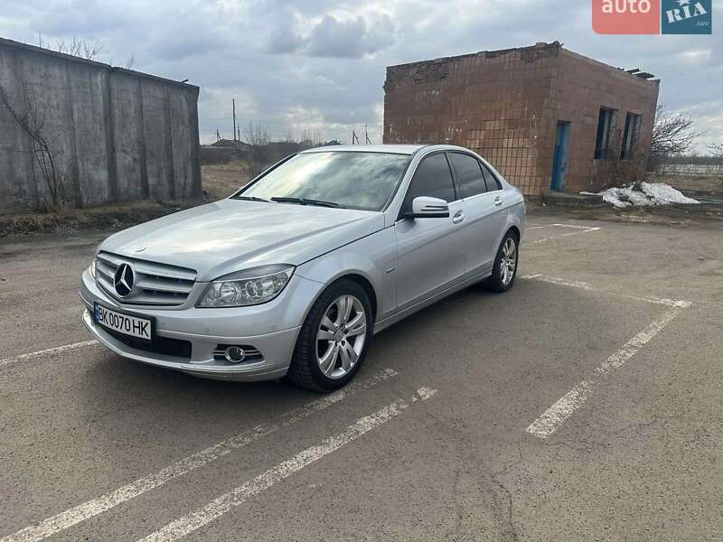 Mercedes-Benz C-Class 2010