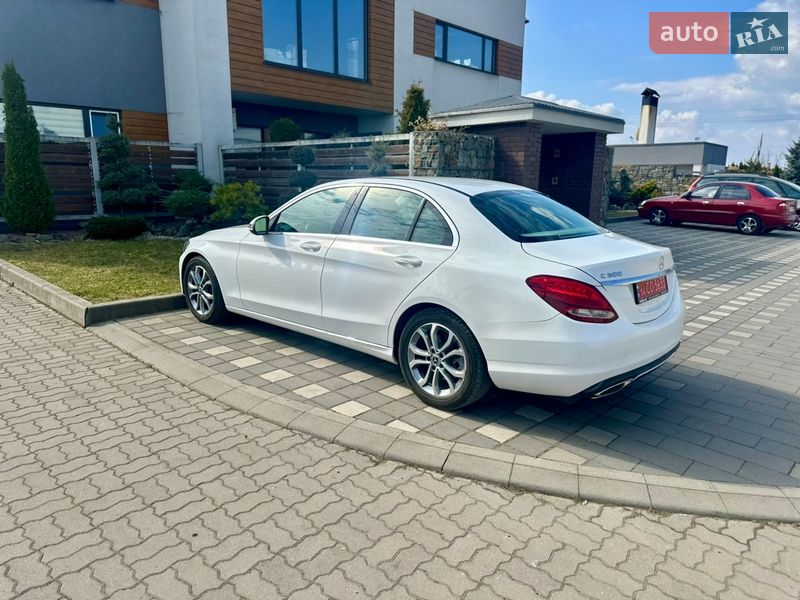 Седан Mercedes-Benz C-Class 2017 в Стрию