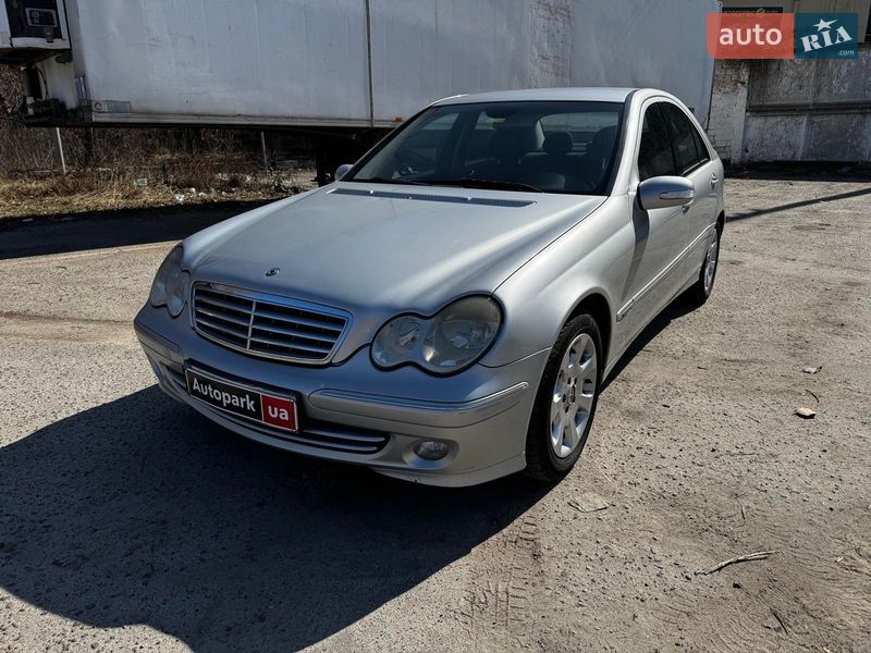 Mercedes-Benz C-Class 2004
