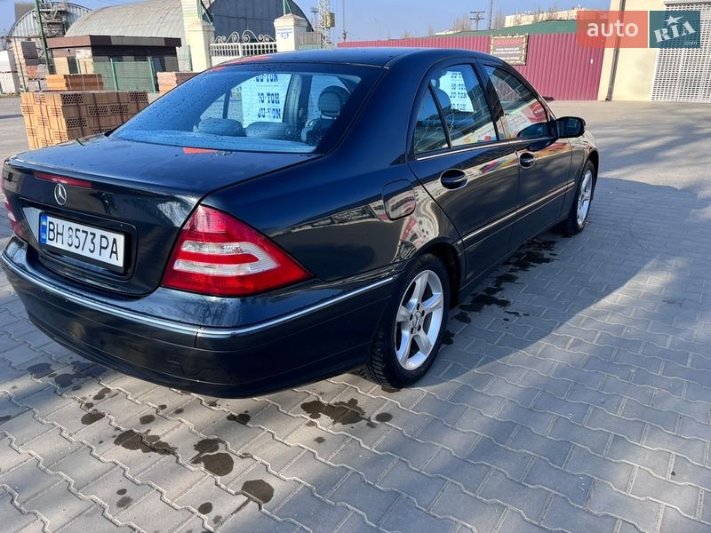 Mercedes-Benz C-Class 2004