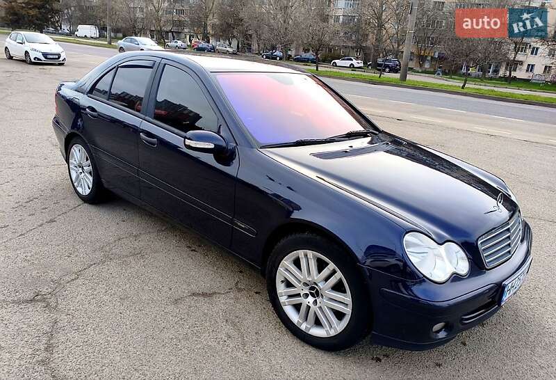 Седан Mercedes-Benz C-Class 2005 в Одессе