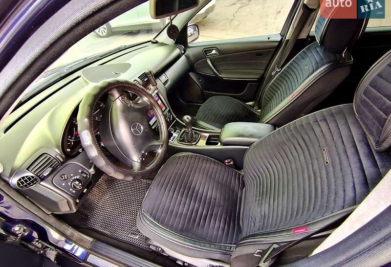 Седан Mercedes-Benz C-Class 2005 в Одессе
