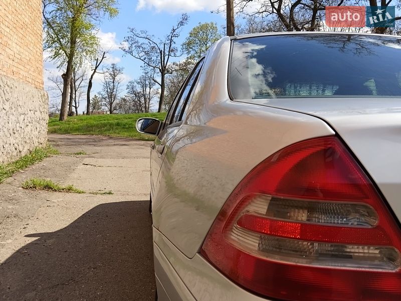 Седан Mercedes-Benz C-Class 2002 в Кривом Роге