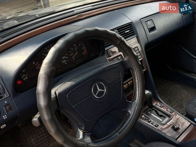 Седан Mercedes-Benz C-Class 1994 в Херсоне