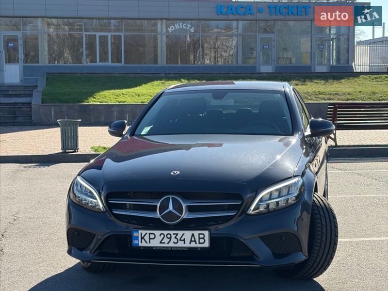 Mercedes-Benz C-Class 2019