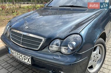 Седан Mercedes-Benz C-Class 2000 в Авангарде