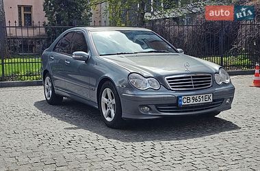 Седан Mercedes-Benz C-Class 2005 в Чернігові