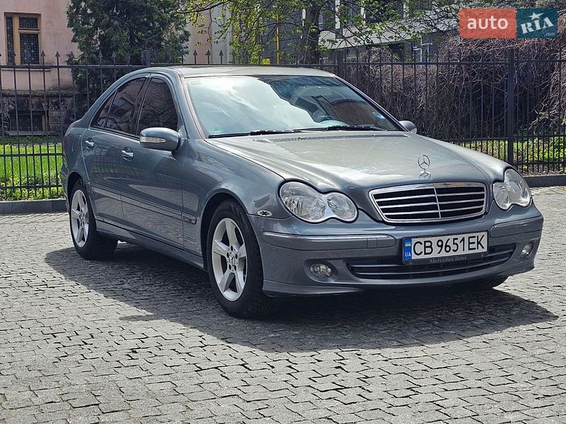 Mercedes-Benz C-Class 2005