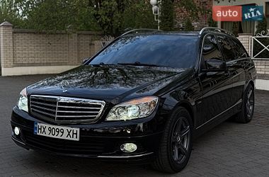 Універсал Mercedes-Benz C-Class 2011 в Чернівцях