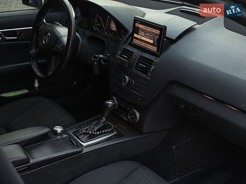 Универсал Mercedes-Benz C-Class 2011 в Черновцах