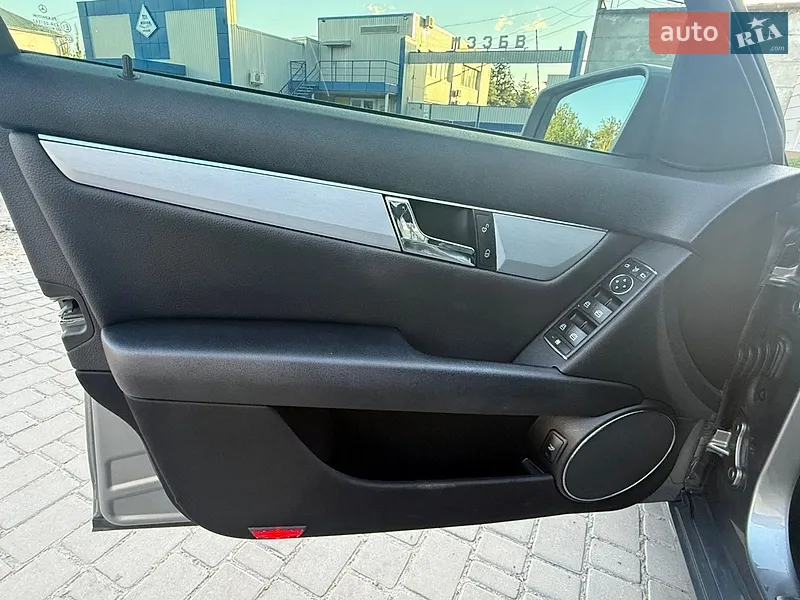 Mercedes-Benz C-Class 2009 VIN WDD2040871F458048 фото оголошення 37 з 91