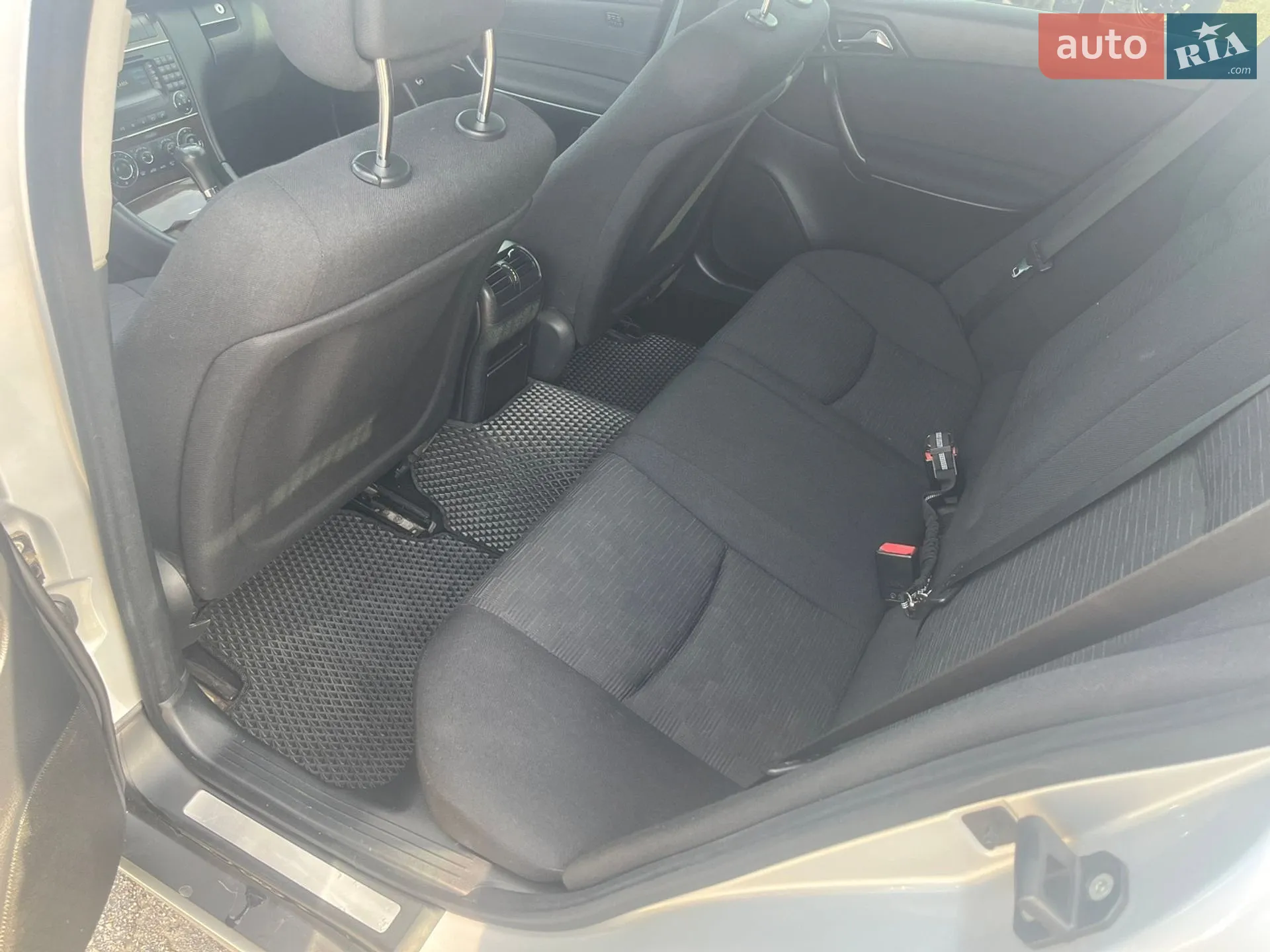 Mercedes-Benz C-Class 2005 VIN WDB2032461F715156 фото оголошення 12 з 20