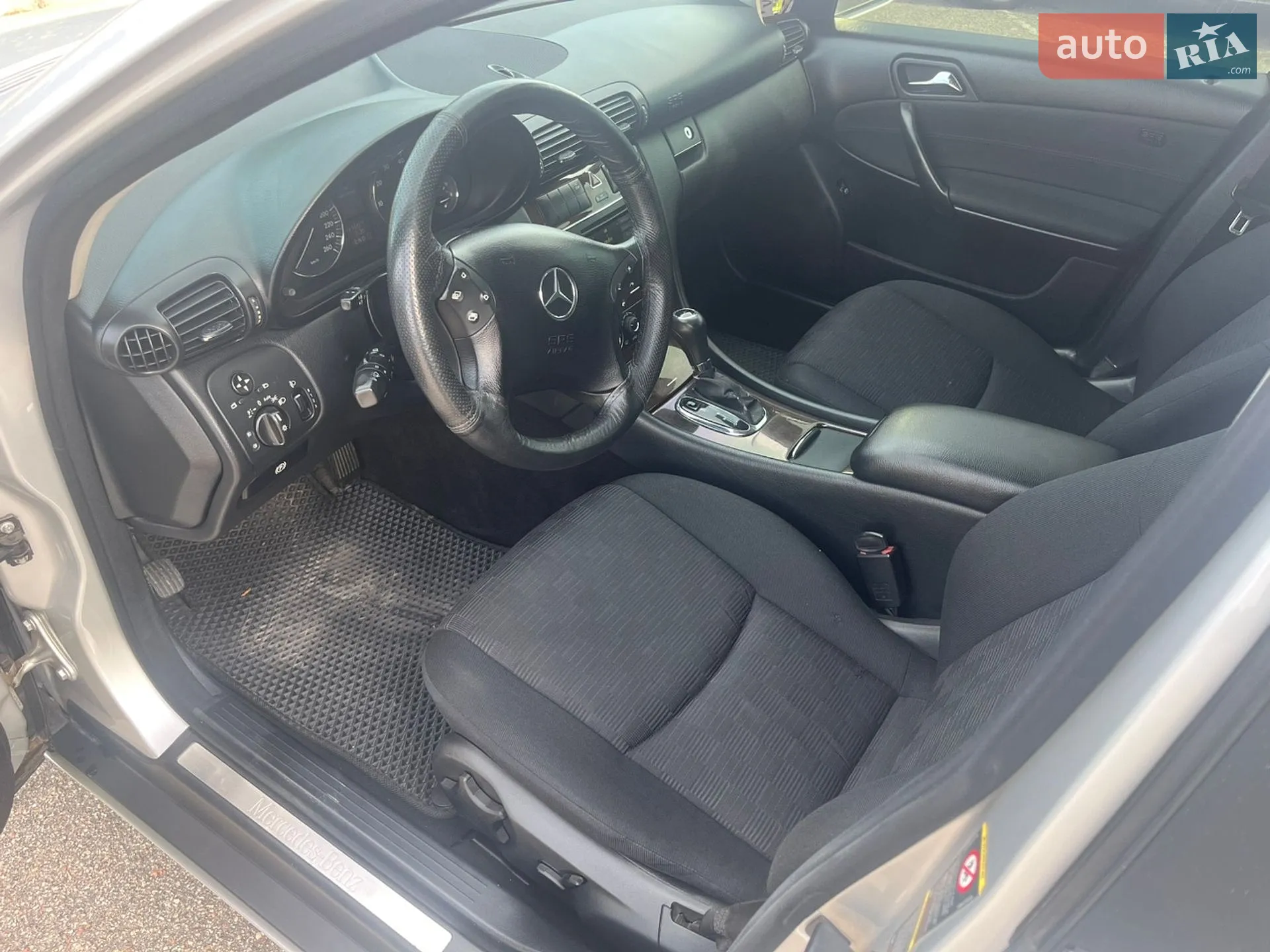 Mercedes-Benz C-Class 2005 VIN WDB2032461F715156 фото оголошення 9 з 20