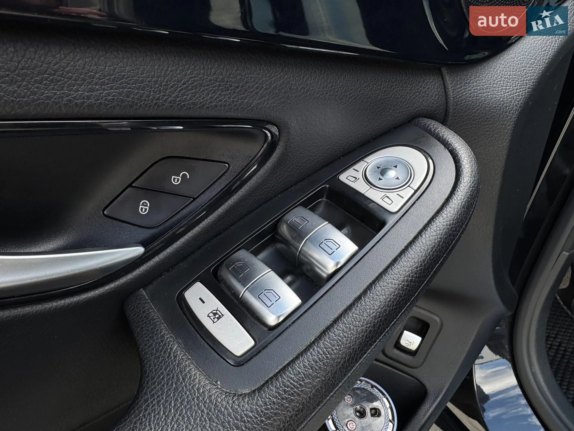 2015 Mercedes-Benz C-klasse - мініатюра 36