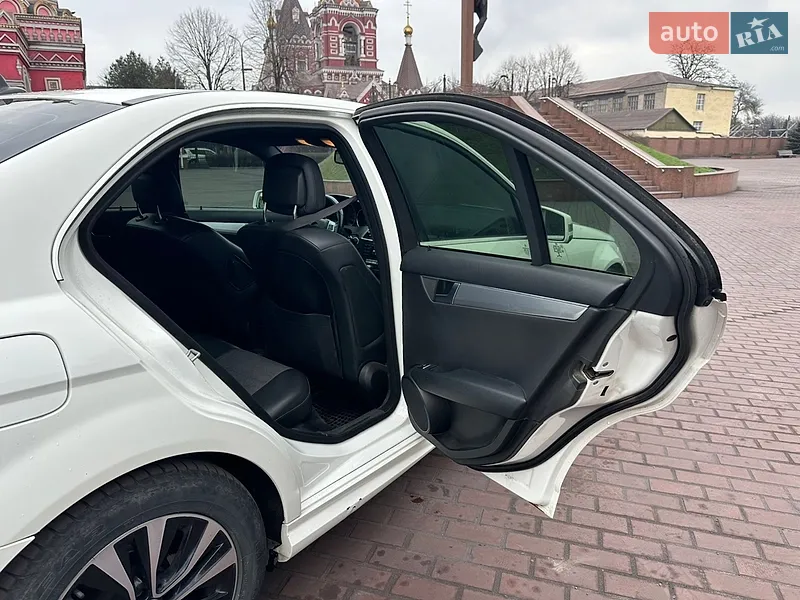Mercedes-Benz C-Class 2013 VIN WDD2040841A921279 фото оголошення 22 з 74