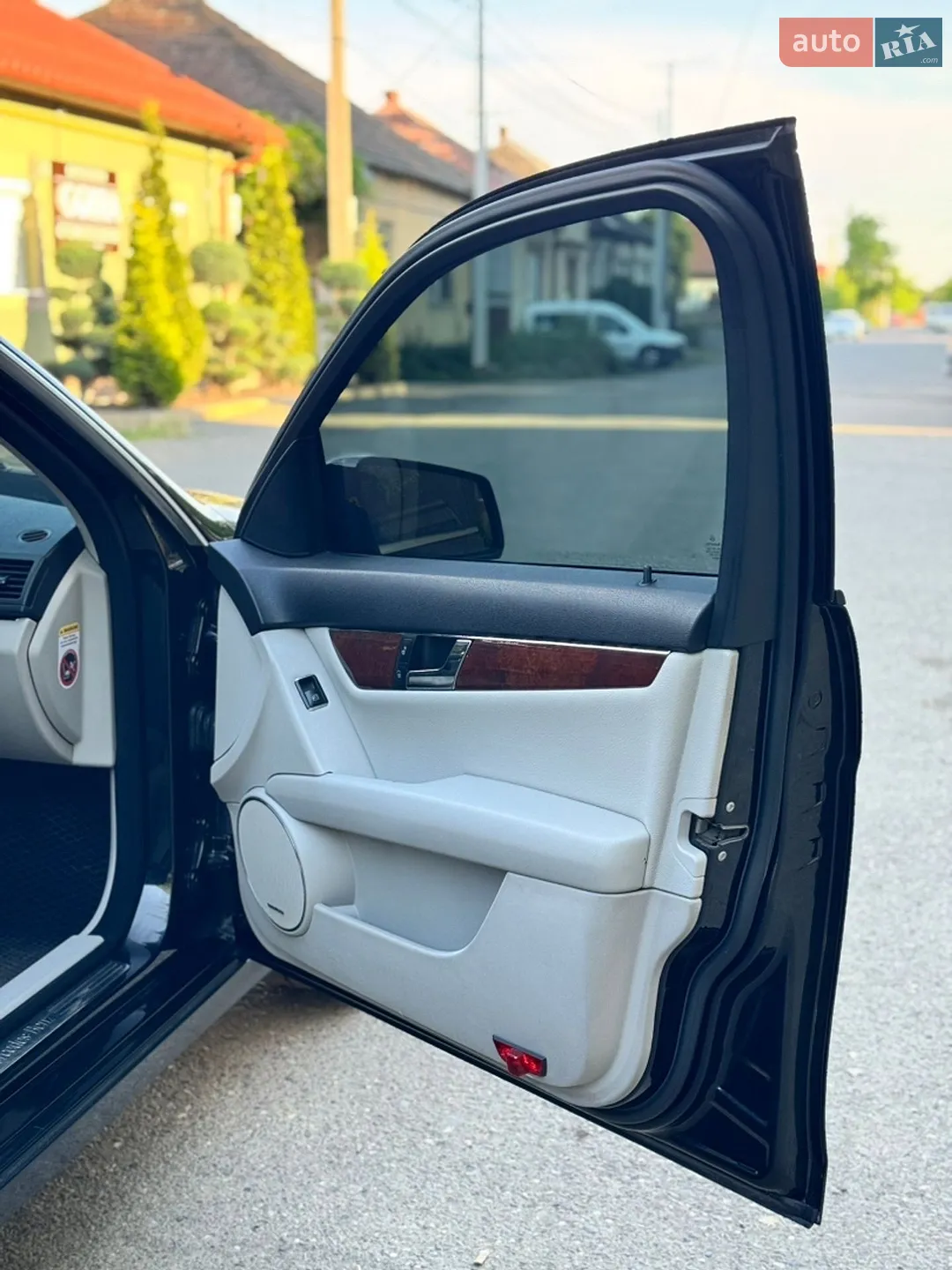 2010 Mercedes-Benz C-klasse - мініатюра 12