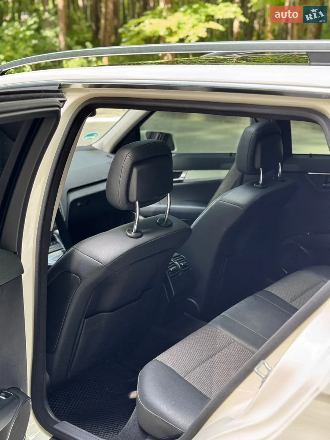 2010 Mercedes-Benz C-klasse - мініатюра 11