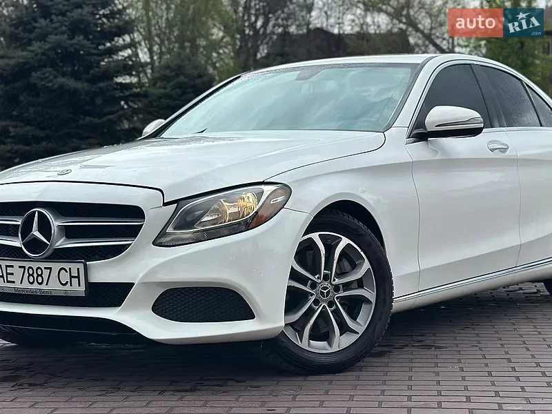 Mercedes-Benz C-Class 2018 VIN 55SWF4JB3JU267893 фото оголошення 2 з 85