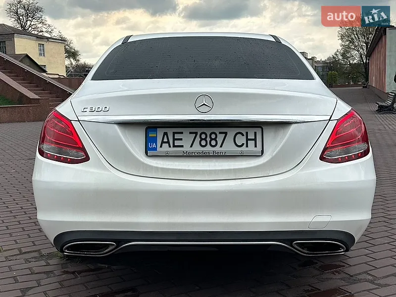 Mercedes-Benz C-Class 2018 VIN 55SWF4JB3JU267893 фото оголошення 10 з 85