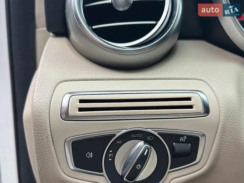 Mercedes-Benz C-Class 2018 VIN 55SWF4JB3JU267893 фото оголошення 30 з 85