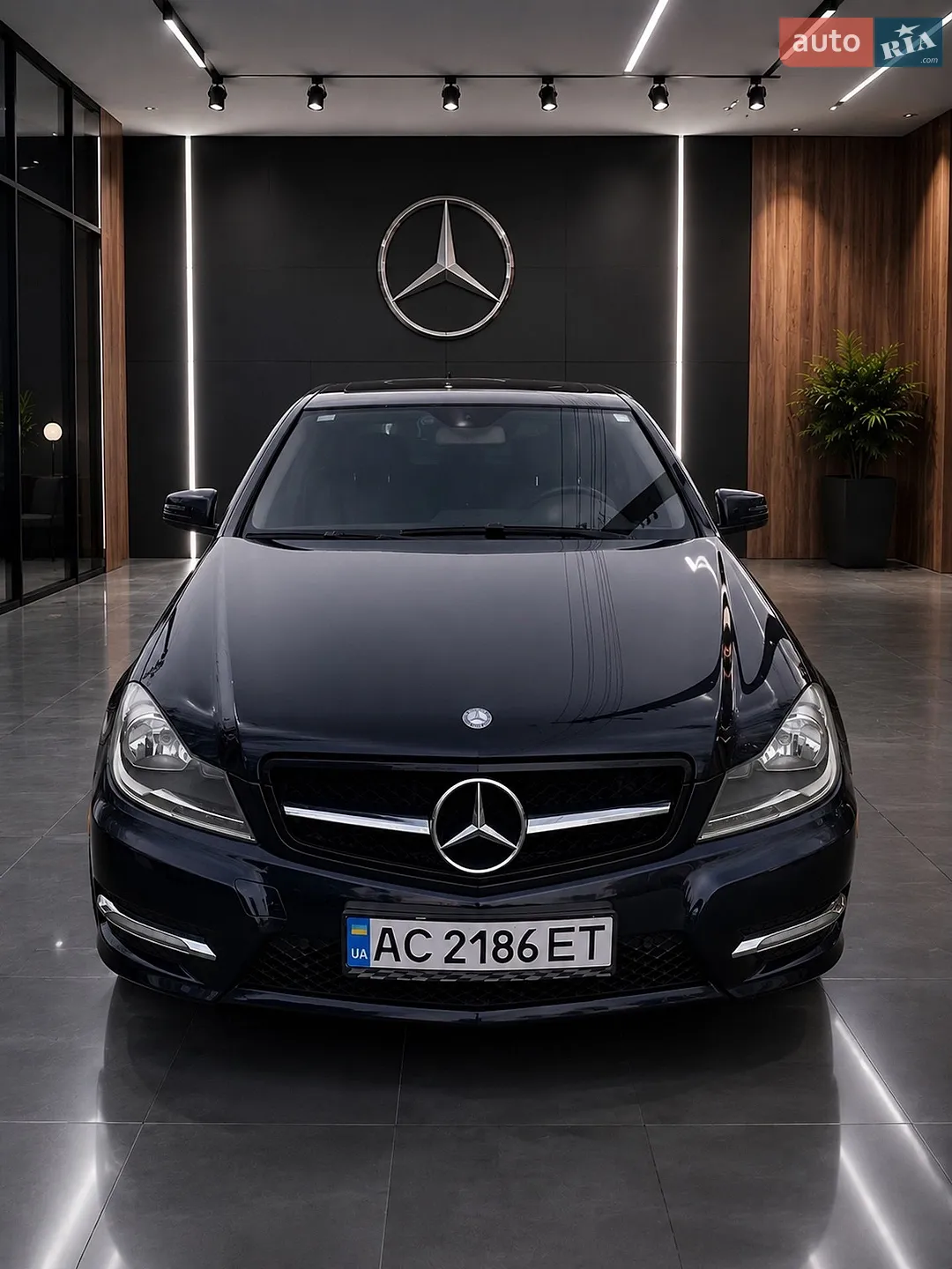 Mercedes-Benz C-Class 2012 VIN WDDGF4HB3DA785663 фото оголошення 5 з 21