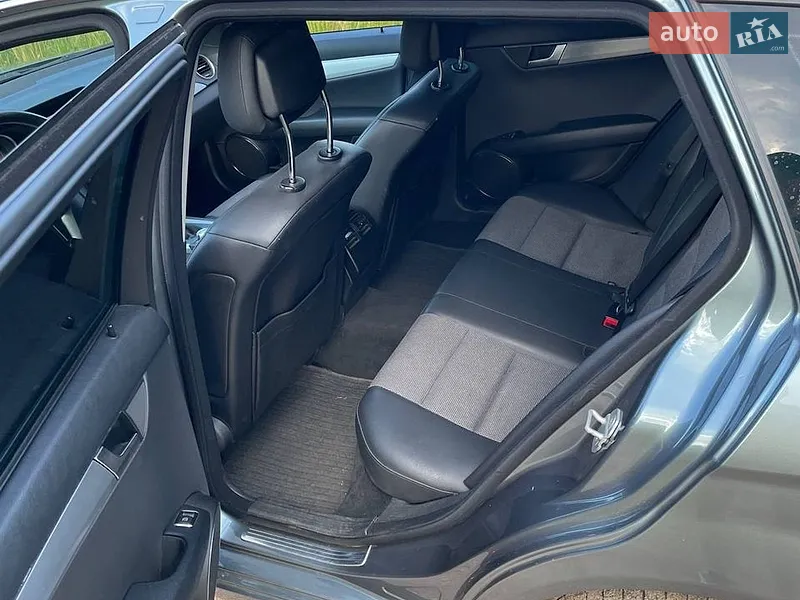 Mercedes-Benz C-Class 2011 VIN WDD2042021F687973 фото оголошення 15 з 49