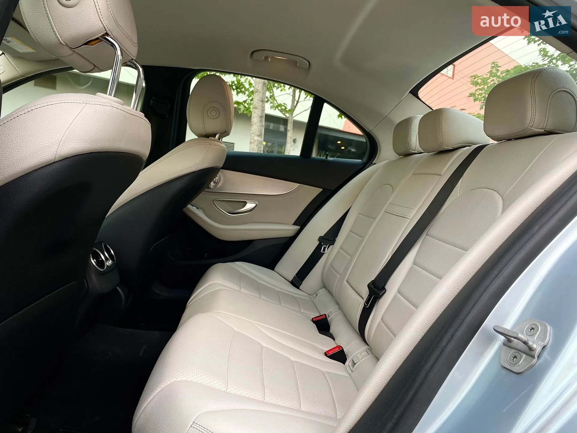 Mercedes-Benz C-Class 2015 VIN 55SWF4JBXFU074339 фото оголошення 19 з 24
