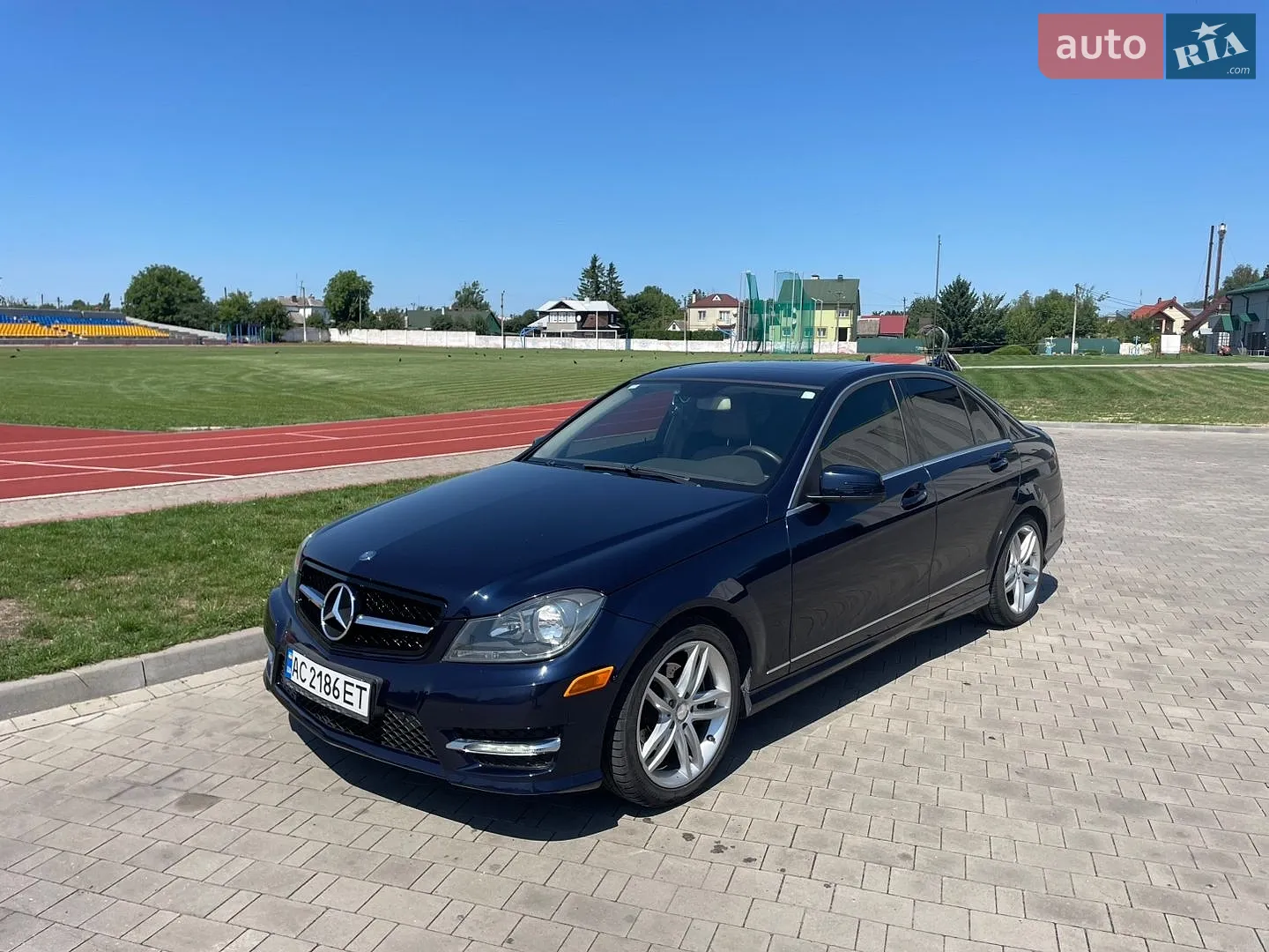 Mercedes-Benz C-Class 2012 VIN WDDGF4HB3DA785663 фото оголошення 3 з 21