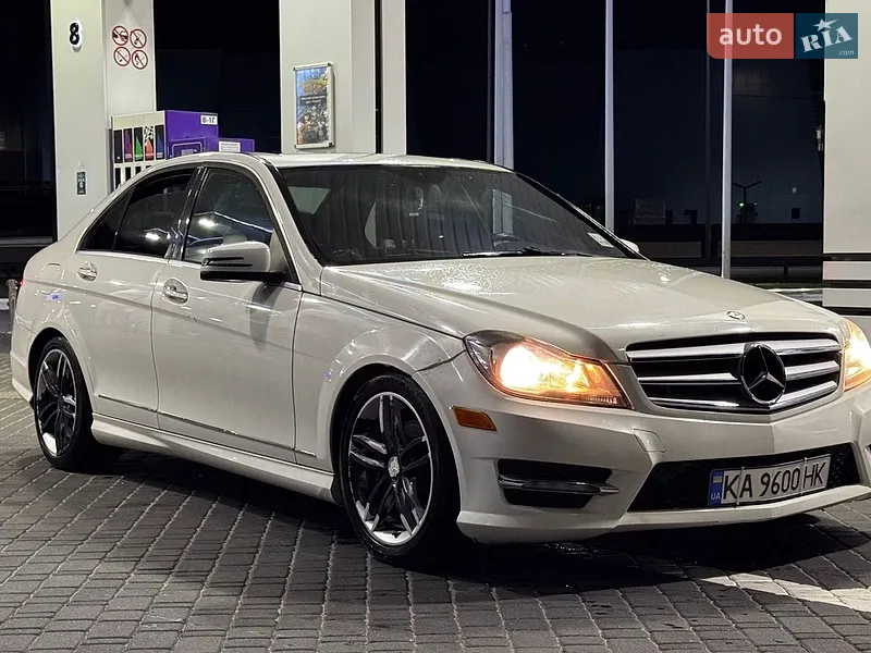 Mercedes-Benz C-Class 2011