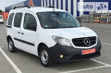 Вантажопасажирський фургон Mercedes-Benz Citan 2015 в 