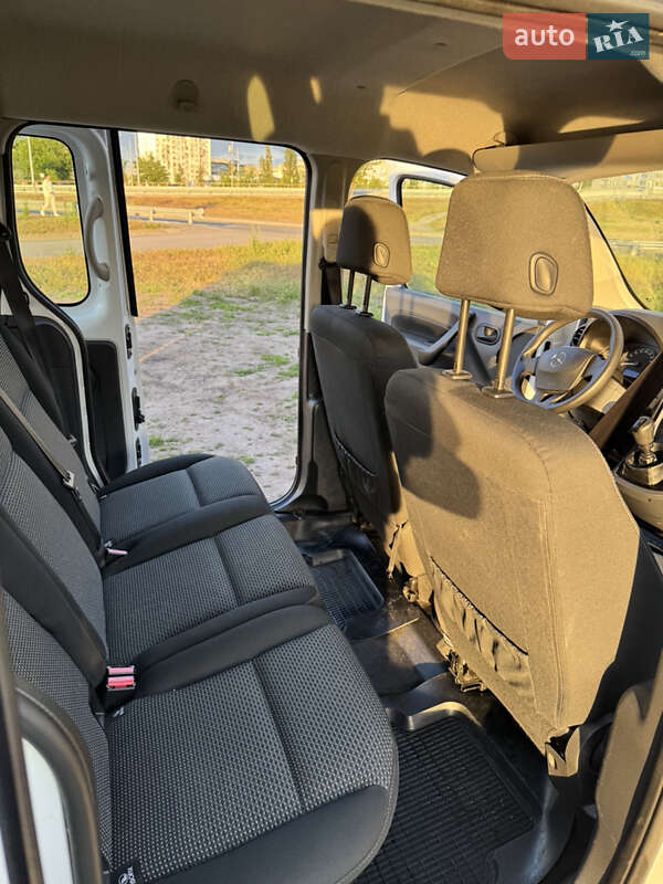 Мінівен Mercedes-Benz Citan 2015 в Києві фото 17 Мінівен Mercedes-Benz Citan 2015 в Києві