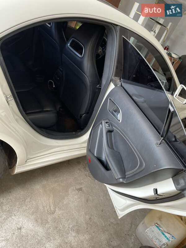 Седан Mercedes-Benz CLA-Class 2014 в Александрие