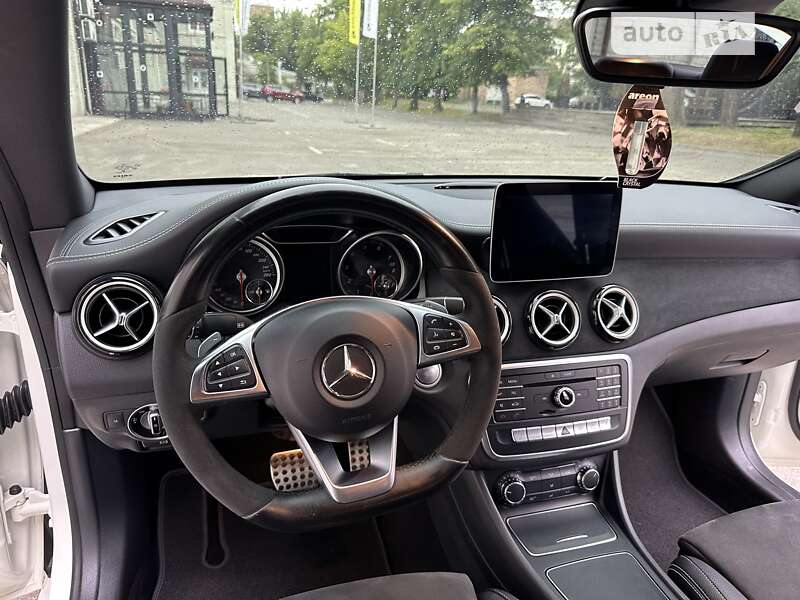 Седан Mercedes-Benz CLA-Class 2017 в Киеве