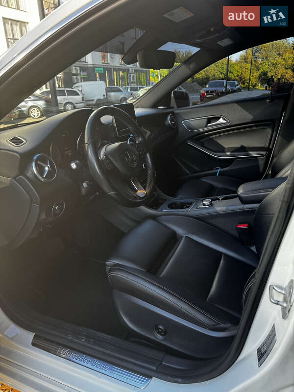 Седан Mercedes-Benz CLA-Class 2015 в Львові