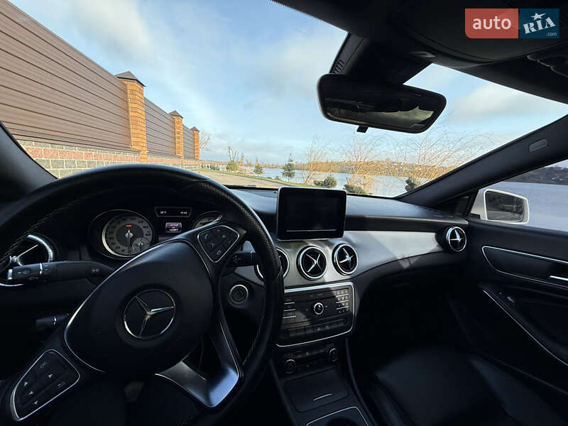 Седан Mercedes-Benz CLA-Class 2016 в Киеве