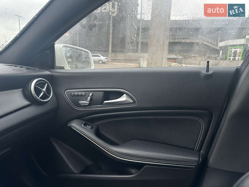 Седан Mercedes-Benz CLA-Class 2017 в Николаеве