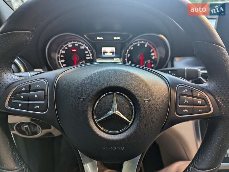 Седан Mercedes-Benz CLA-Class 2016 в Киеве