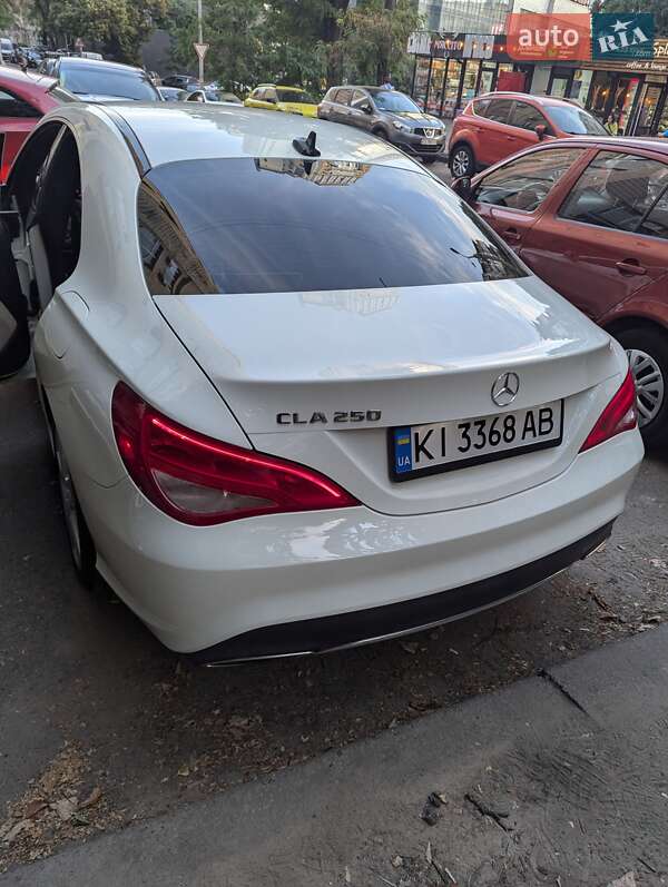 Седан Mercedes-Benz CLA-Class 2016 в Киеве