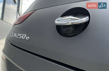 Седан Mercedes-Benz CLA-Class 2021 в 
